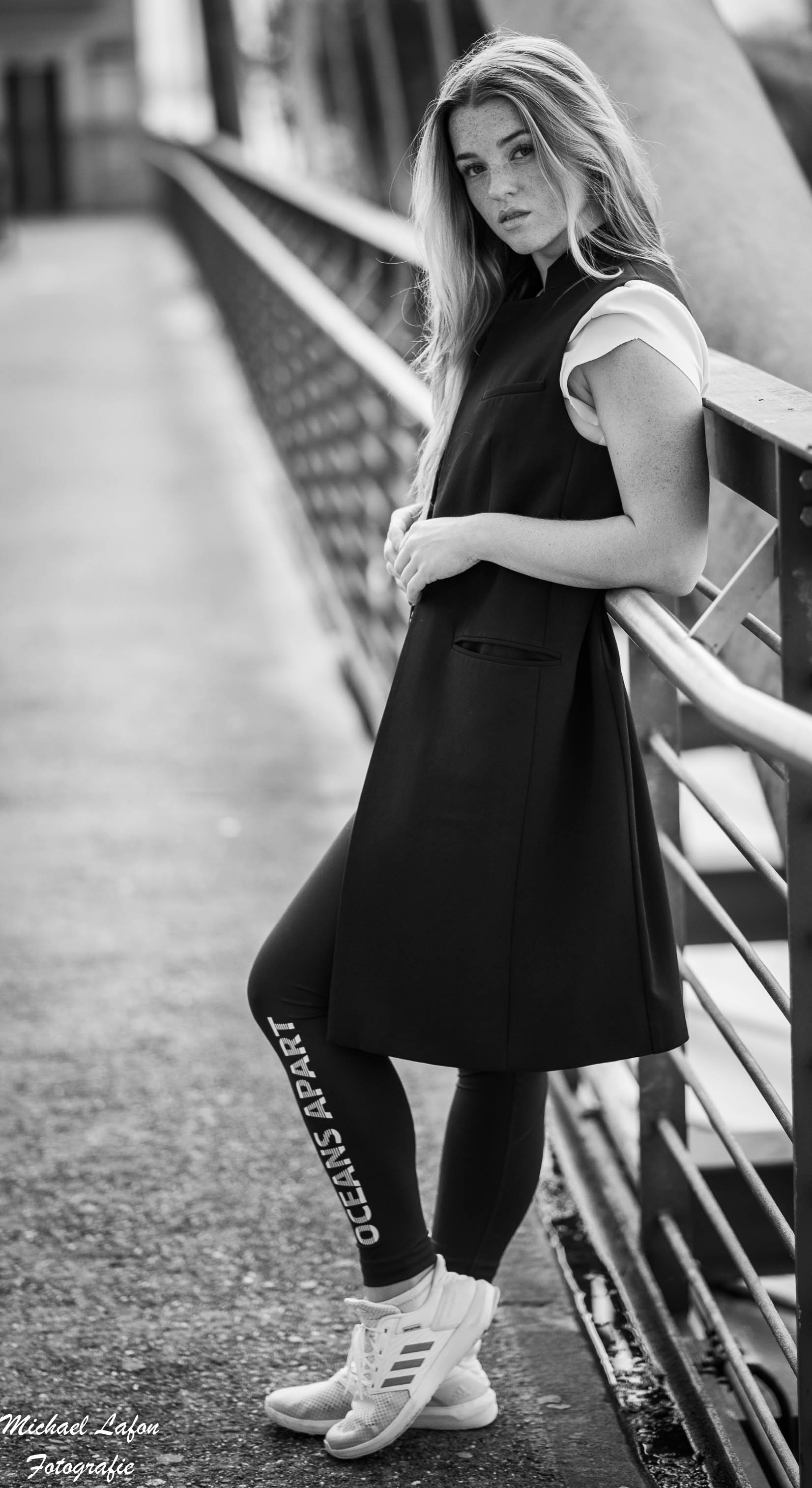 Michael Lafon Fotografie | Portrait, Schwarz-weiß | Model  Lara-Bild 12