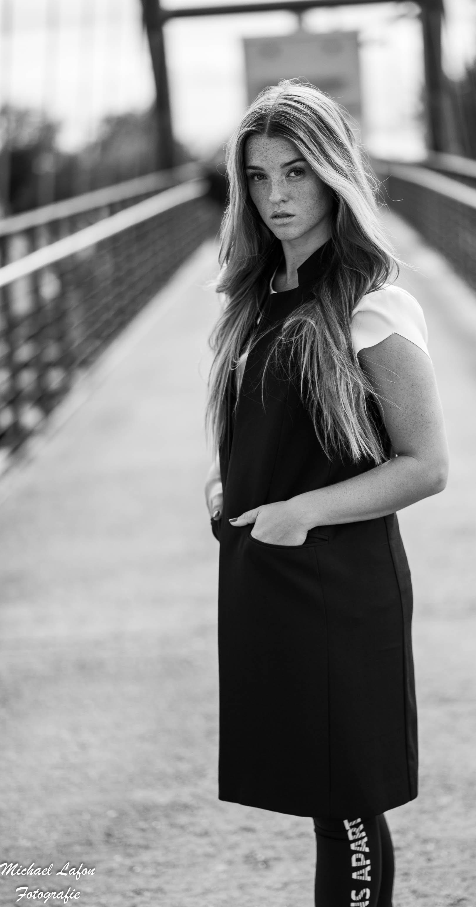 Michael Lafon Fotografie | Portrait, Schwarz-weiß | Model  Lara-Bild 16